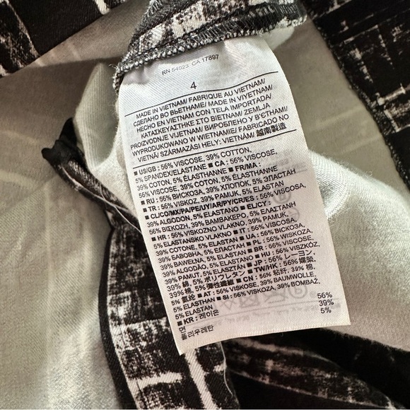 Banana Republic Sloan Pencil Skirt Black White Stripe Size 4 - Picture 16 of 16